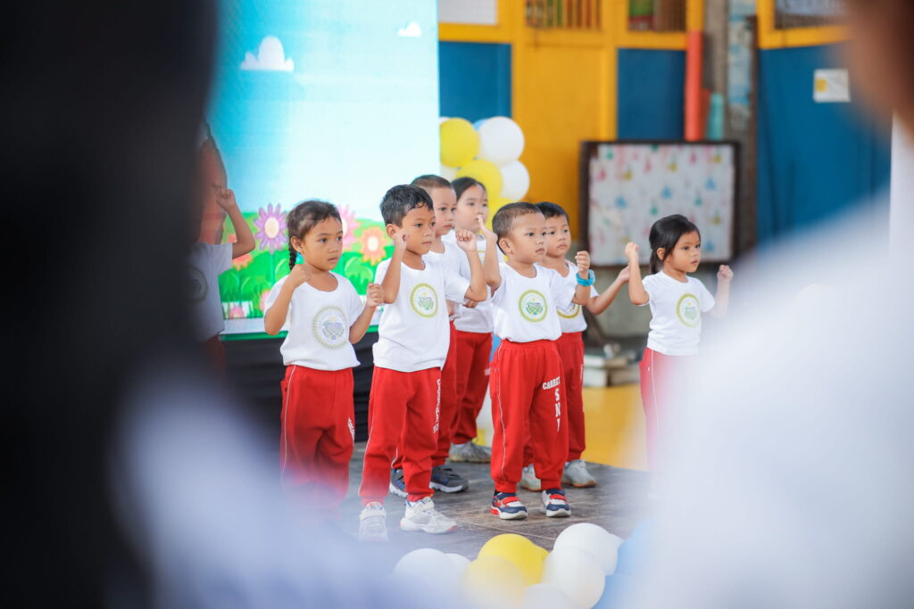 Barangay Carreta children